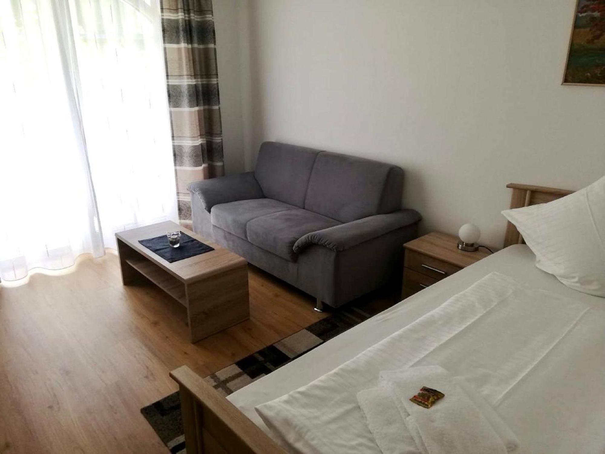 Ferienappartements-Grolik Im Aparthotel Zum Gutshof Hohenwarth ภายนอก รูปภาพ